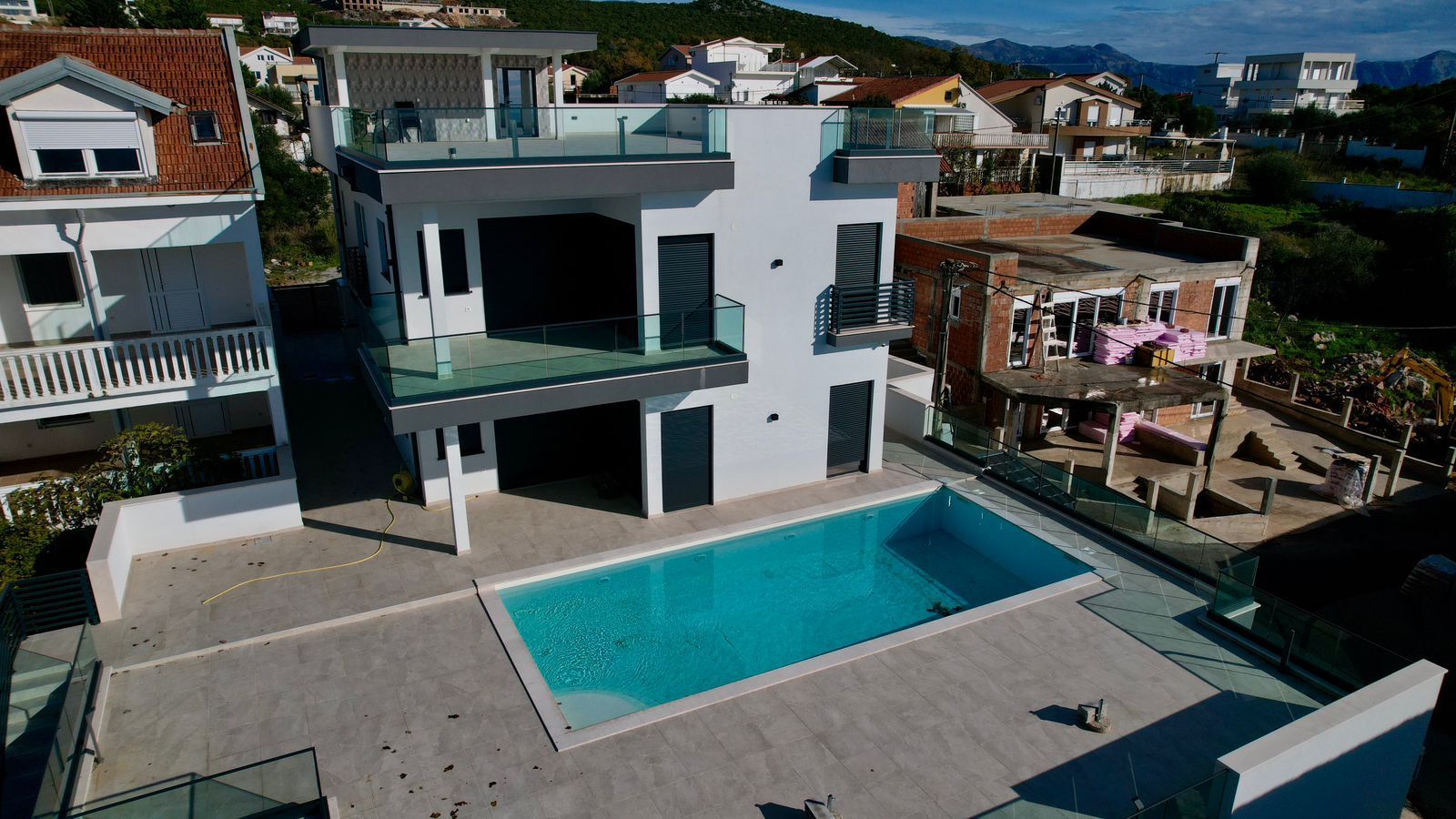 Nova ekskluzivna moderna vila sa bazenom i panoramskim pogledom– Krimovica, Kotor - Amfora Real Estate