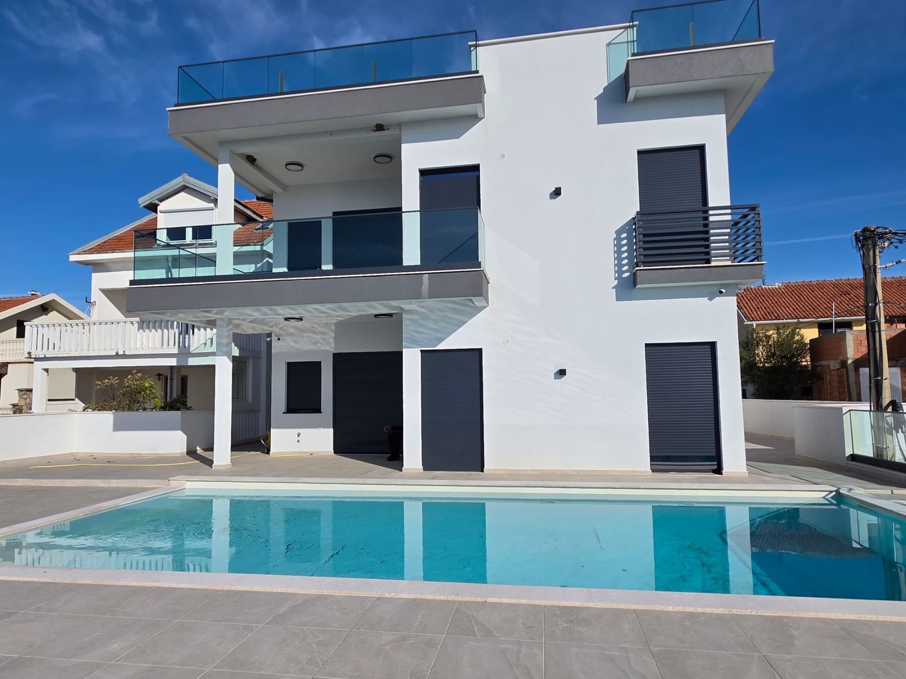 Nova ekskluzivna moderna vila sa bazenom i panoramskim pogledom– Krimovica, Kotor - Amfora Real Estate