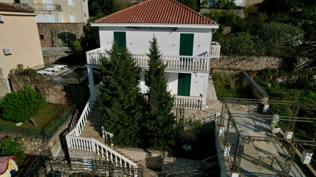 Prodaja kuće 160 m² sa panoramskim pogledom na more – Krimovica, opština Kotor - Amfora Real Estate