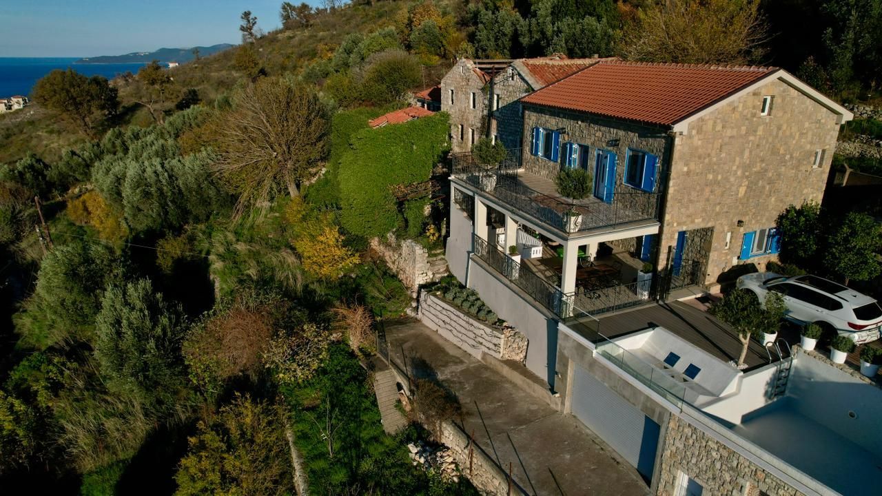 Autentična kamena vila sa panoramskim pogledom na more – Reževići Katun, Budvanska rivijera - Amfora Real Estate
