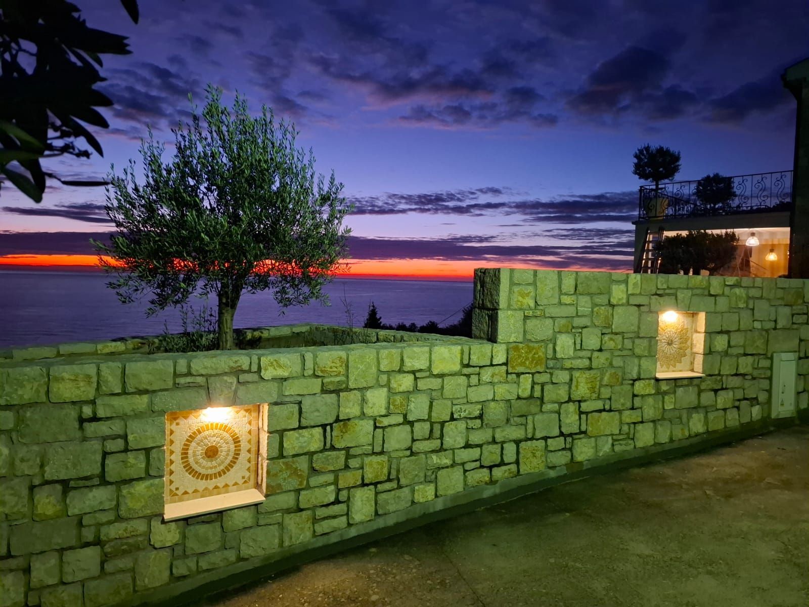 Autentična kamena vila sa panoramskim pogledom na more – Reževići Katun, Budvanska rivijera - Amfora Real Estate