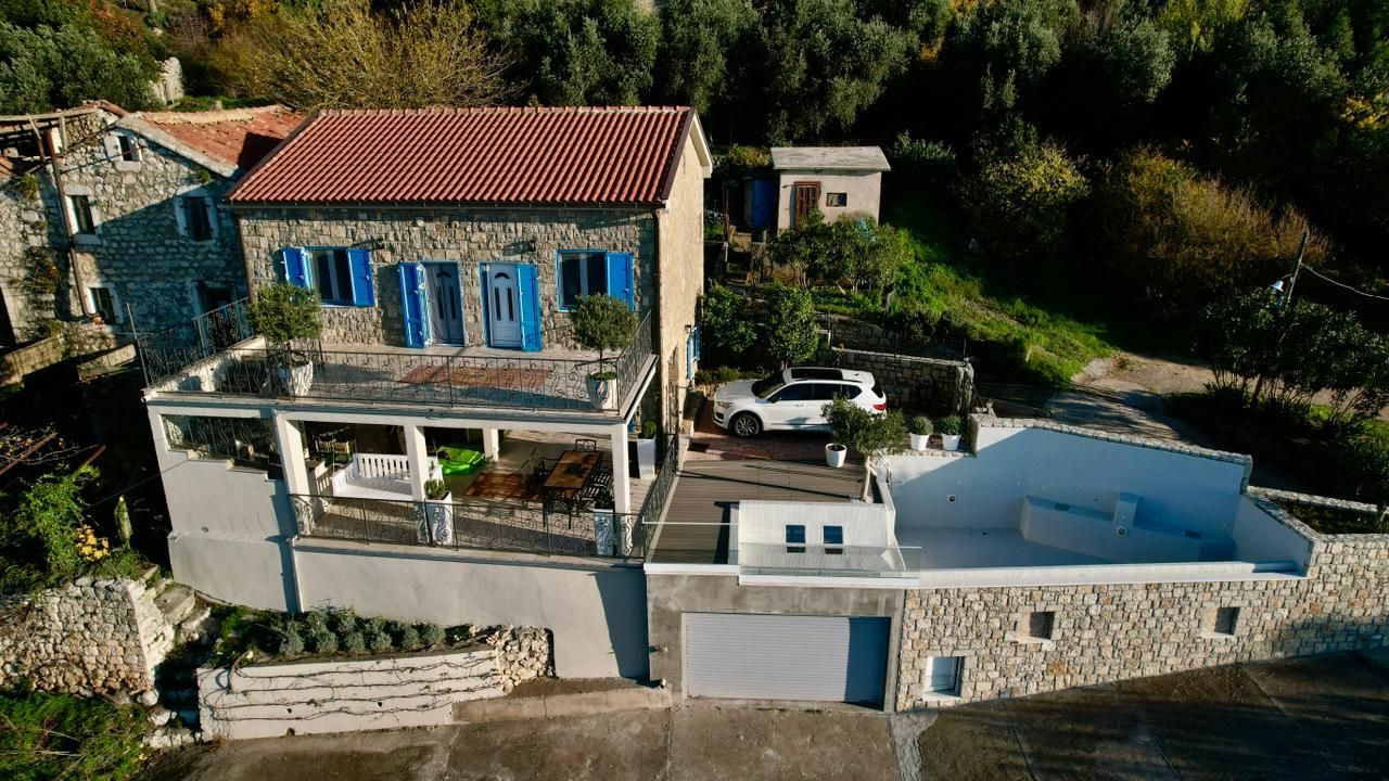 Autentična kamena vila sa panoramskim pogledom na more – Reževići Katun, Budvanska rivijera - Amfora Real Estate