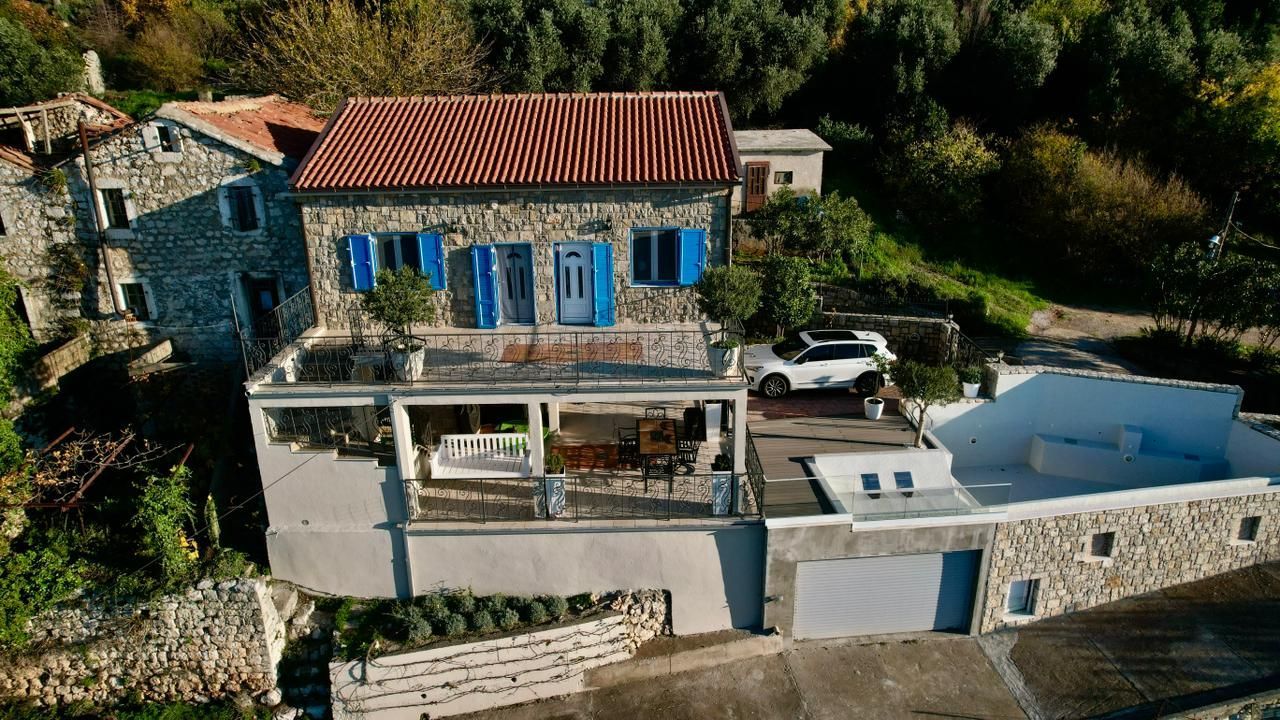 Autentična kamena vila sa panoramskim pogledom na more – Reževići Katun, Budvanska rivijera - Amfora Real Estate