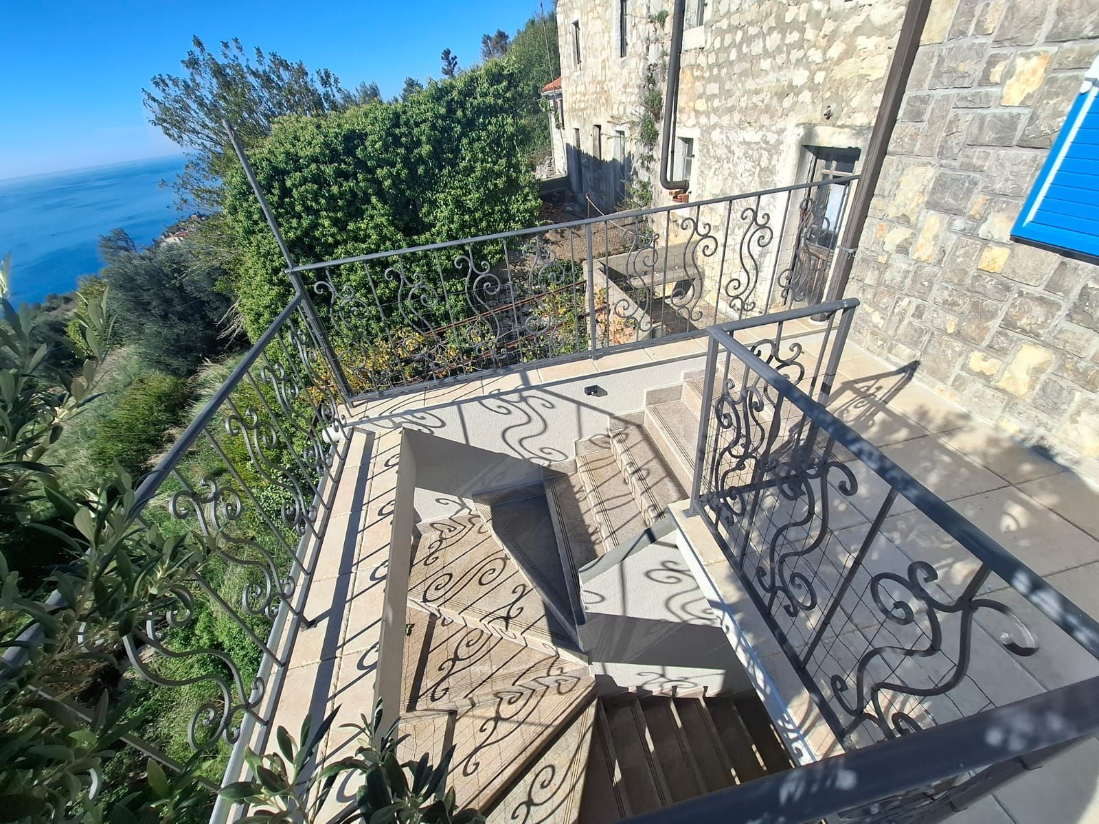 Autentična kamena vila sa panoramskim pogledom na more – Reževići Katun, Budvanska rivijera - Amfora Real Estate