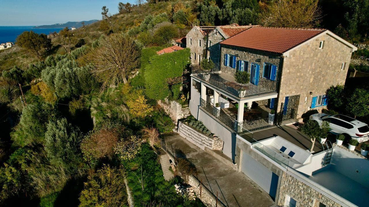 Autentična kamena vila sa panoramskim pogledom na more – Reževići Katun, Budvanska rivijera - Amfora Real Estate