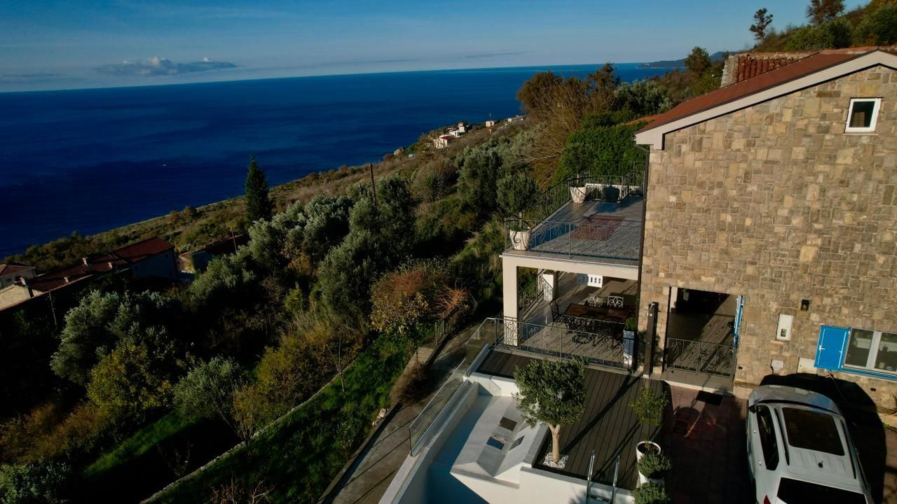 Autentična kamena vila sa panoramskim pogledom na more – Reževići Katun, Budvanska rivijera - Amfora Real Estate