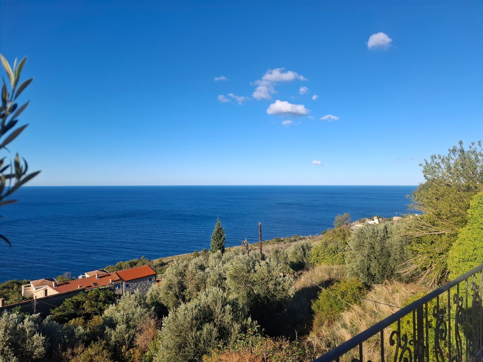 Autentična kamena vila sa panoramskim pogledom na more – Reževići Katun, Budvanska rivijera - Amfora Real Estate