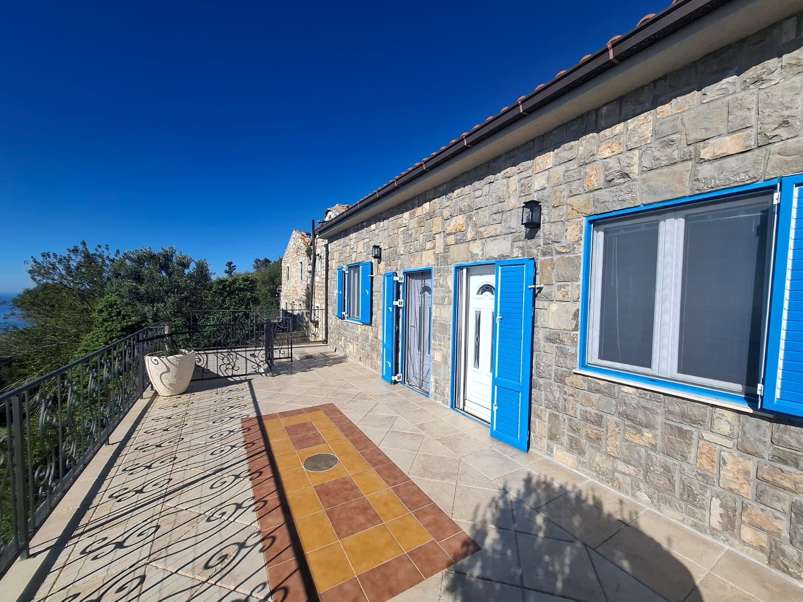 Autentična kamena vila sa panoramskim pogledom na more – Reževići Katun, Budvanska rivijera - Amfora Real Estate