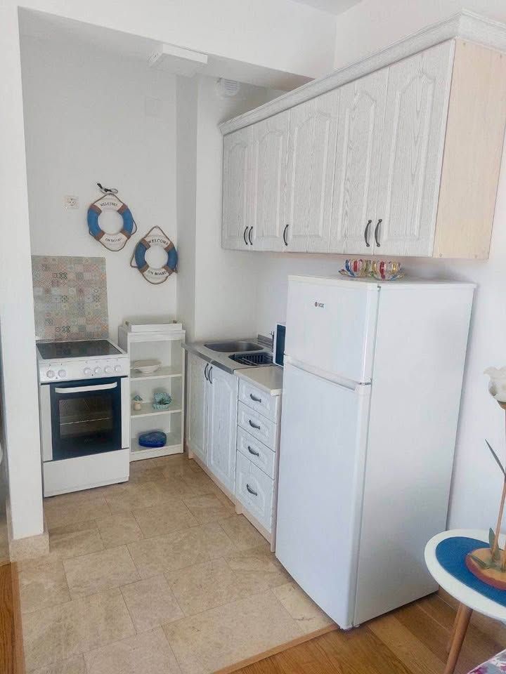 Jednosoban opremljen stan 48 m² – Rafailovići, na 100 m od mora - Amfora Real Estate