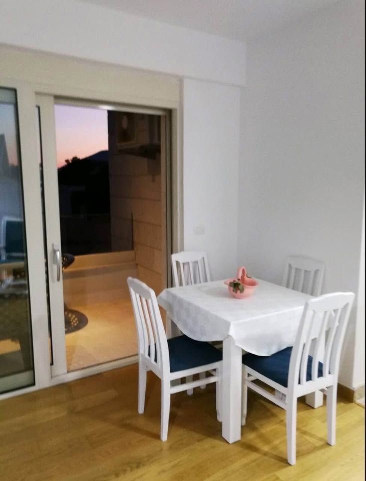 Jednosoban opremljen stan 48 m² – Rafailovići, na 100 m od mora - Amfora Real Estate