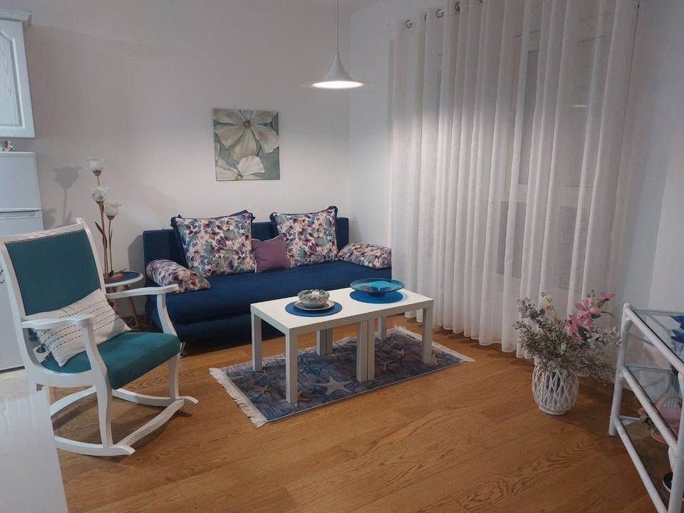 Jednosoban opremljen stan 48 m² – Rafailovići, na 100 m od mora - Amfora Real Estate