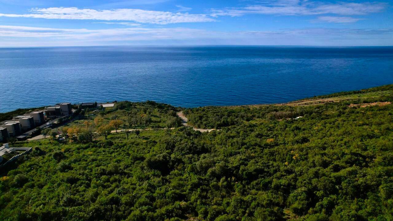 Na prodaju zemljiste sa panoramskim pogledom na more – Krimovica, opština Kotor, 1000m² - Amfora Real Estate