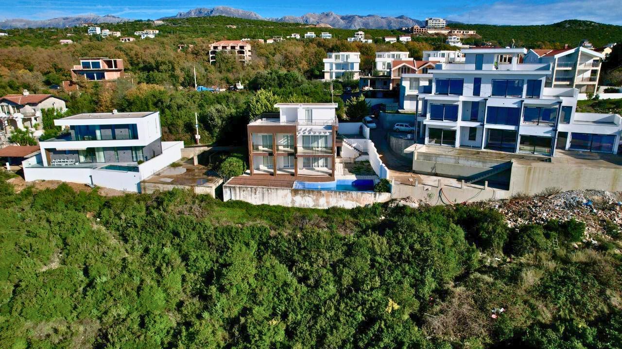 Na prodaju zemljiste sa panoramskim pogledom na more – Krimovica, opština Kotor, 1000m² - Amfora Real Estate