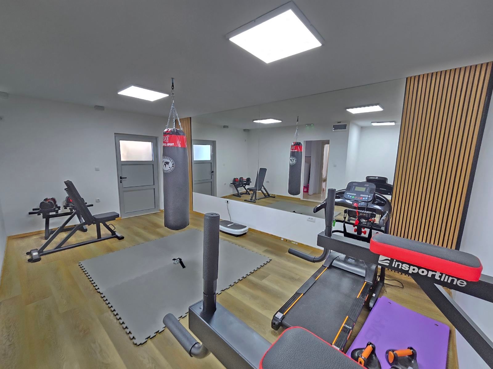 Prodaja – Luksuzna novoizgrađena vila 249 m² + teretana 35 m² sa bazenom i panoramskim pogledom na more – Kuljače, Budva - Amfora Real Estate