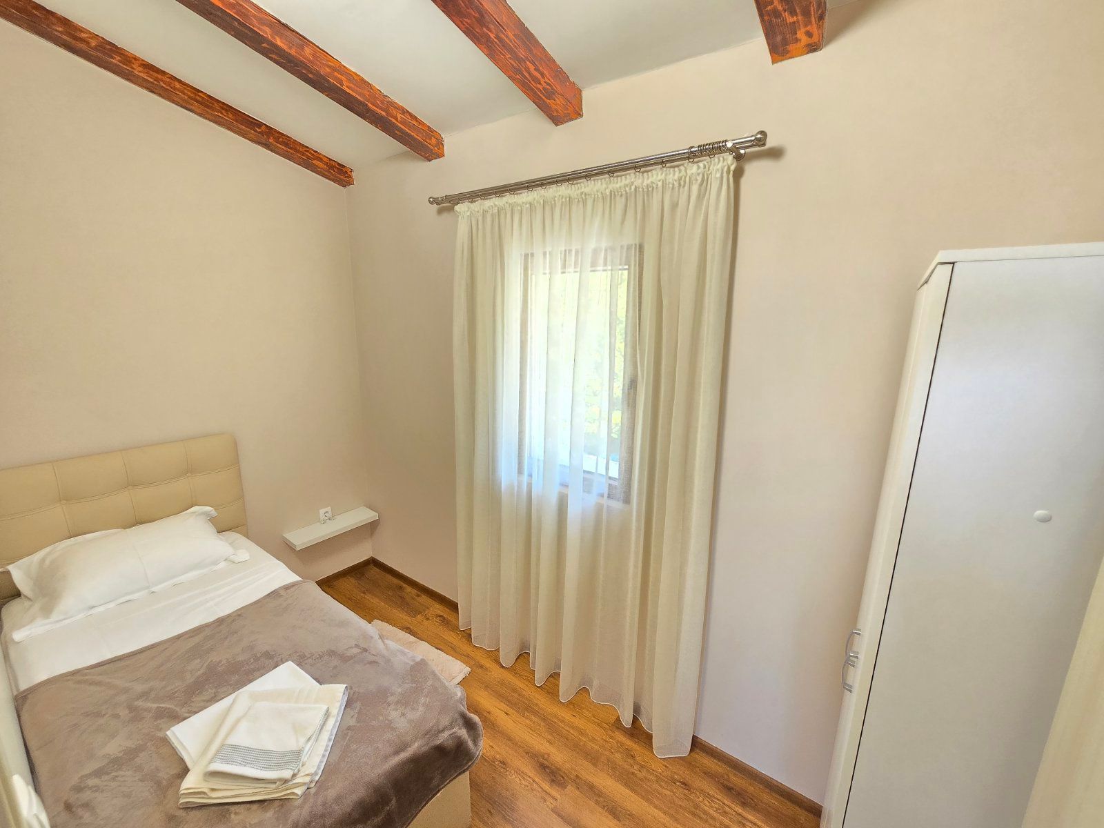 Prodaja – Luksuzna novoizgrađena vila 249 m² + teretana 35 m² sa bazenom i panoramskim pogledom na more – Kuljače, Budva - Amfora Real Estate