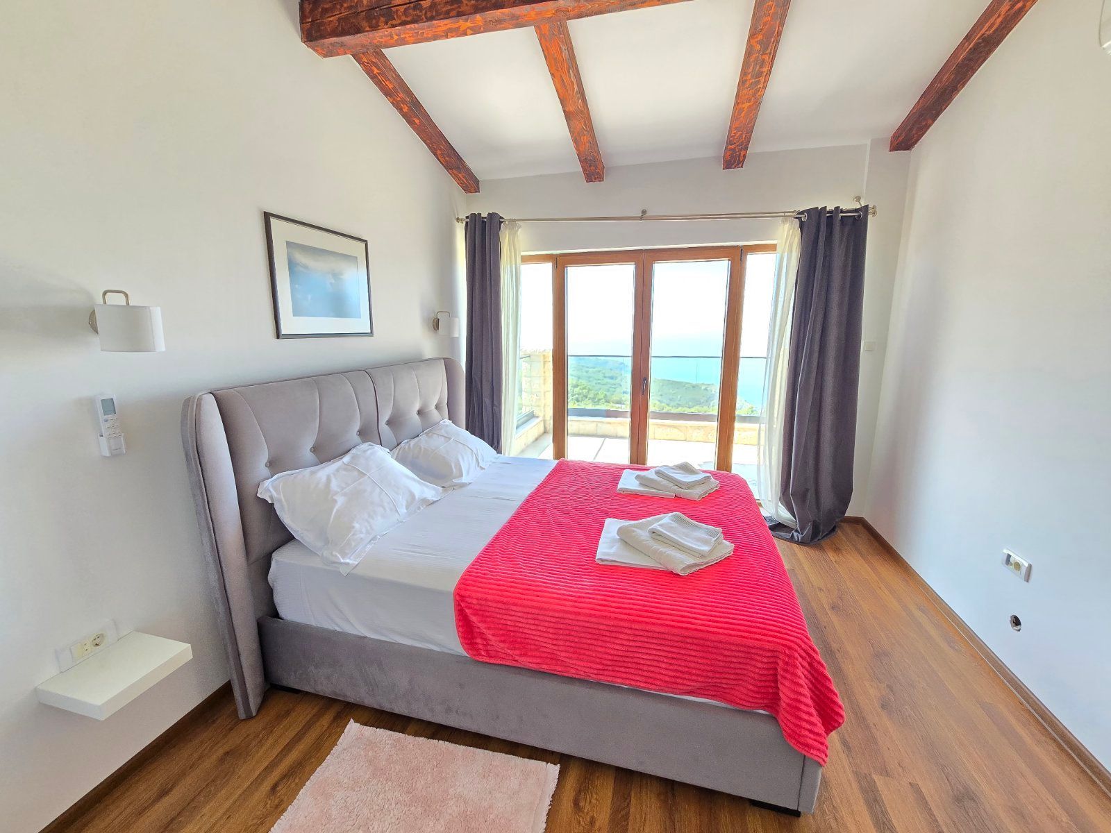 Prodaja – Luksuzna novoizgrađena vila 249 m² + teretana 35 m² sa bazenom i panoramskim pogledom na more – Kuljače, Budva - Amfora Real Estate