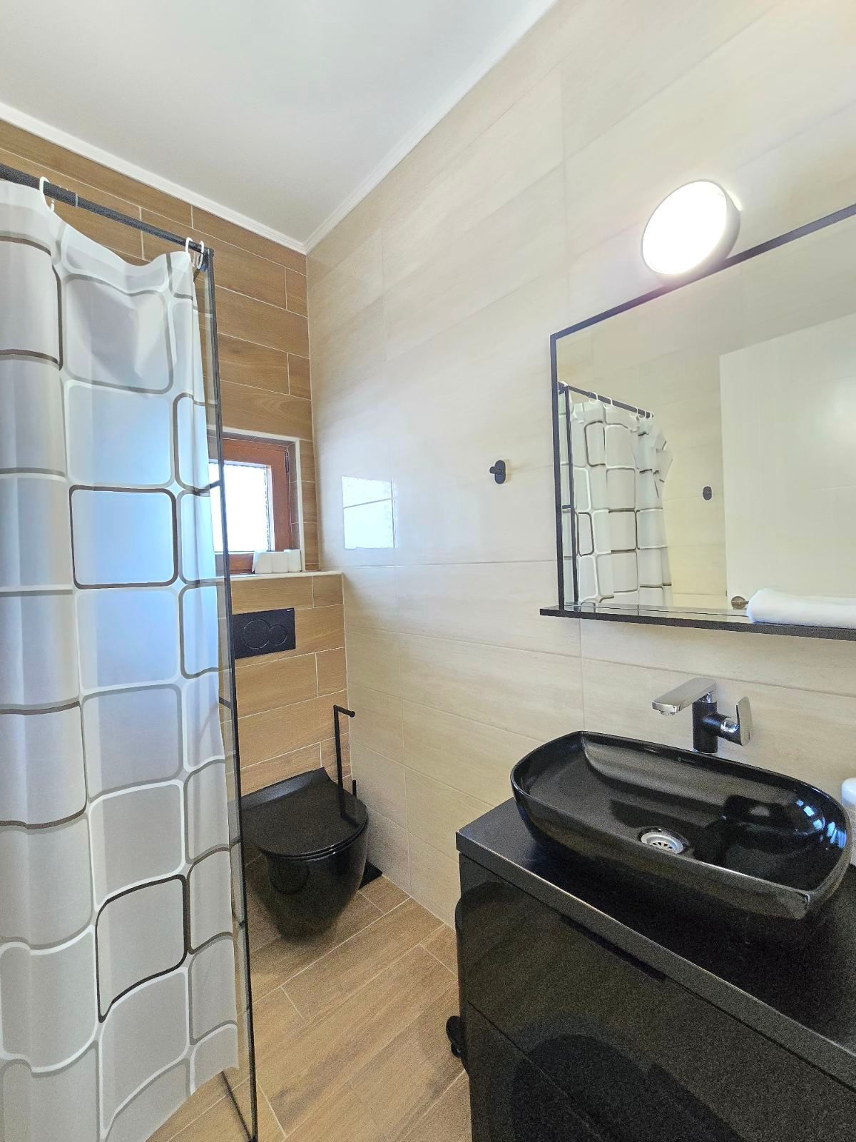 Prodaja – Luksuzna novoizgrađena vila 249 m² + teretana 35 m² sa bazenom i panoramskim pogledom na more – Kuljače, Budva - Amfora Real Estate