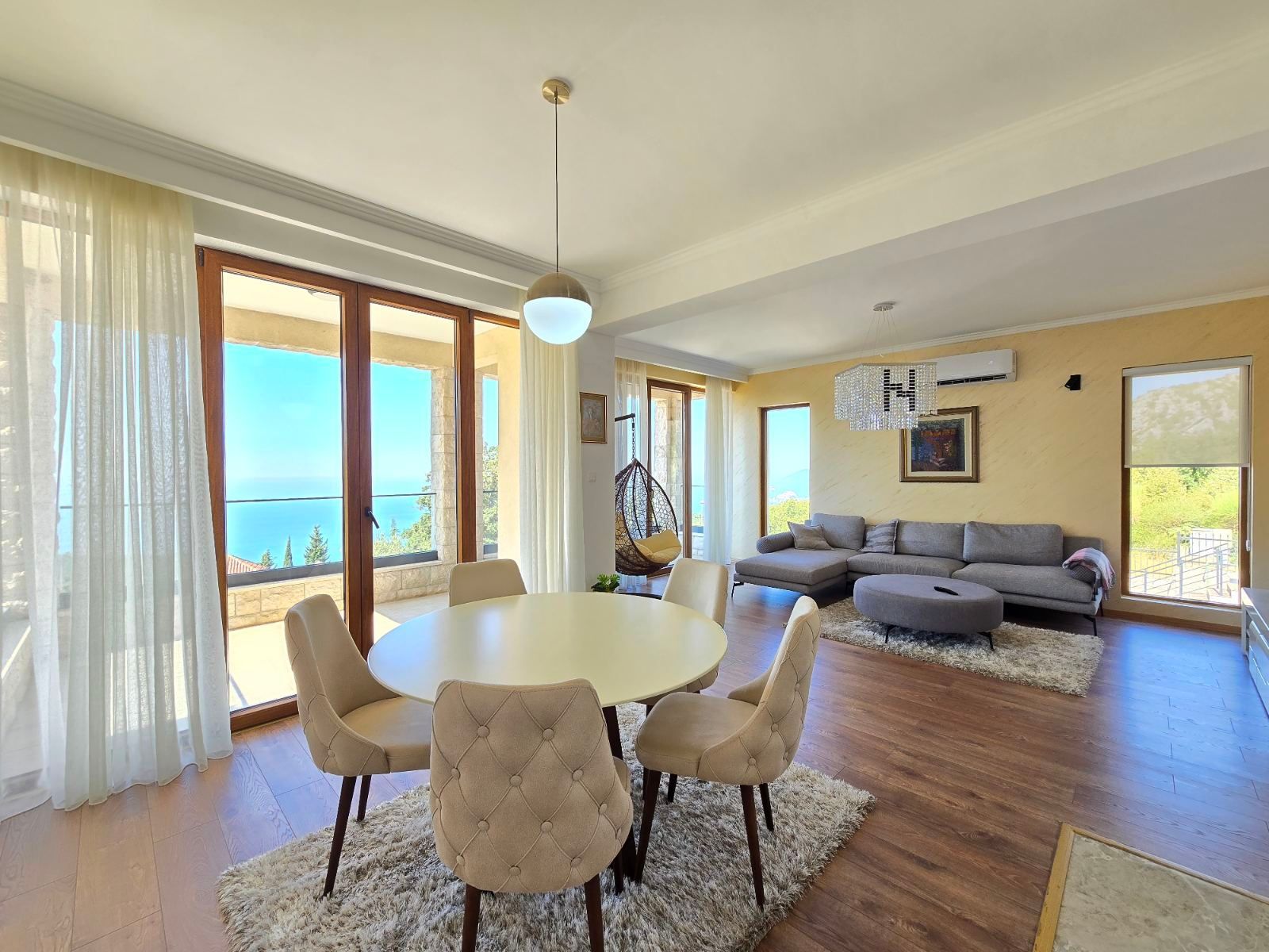 Prodaja – Luksuzna novoizgrađena vila 249 m² + teretana 35 m² sa bazenom i panoramskim pogledom na more – Kuljače, Budva - Amfora Real Estate