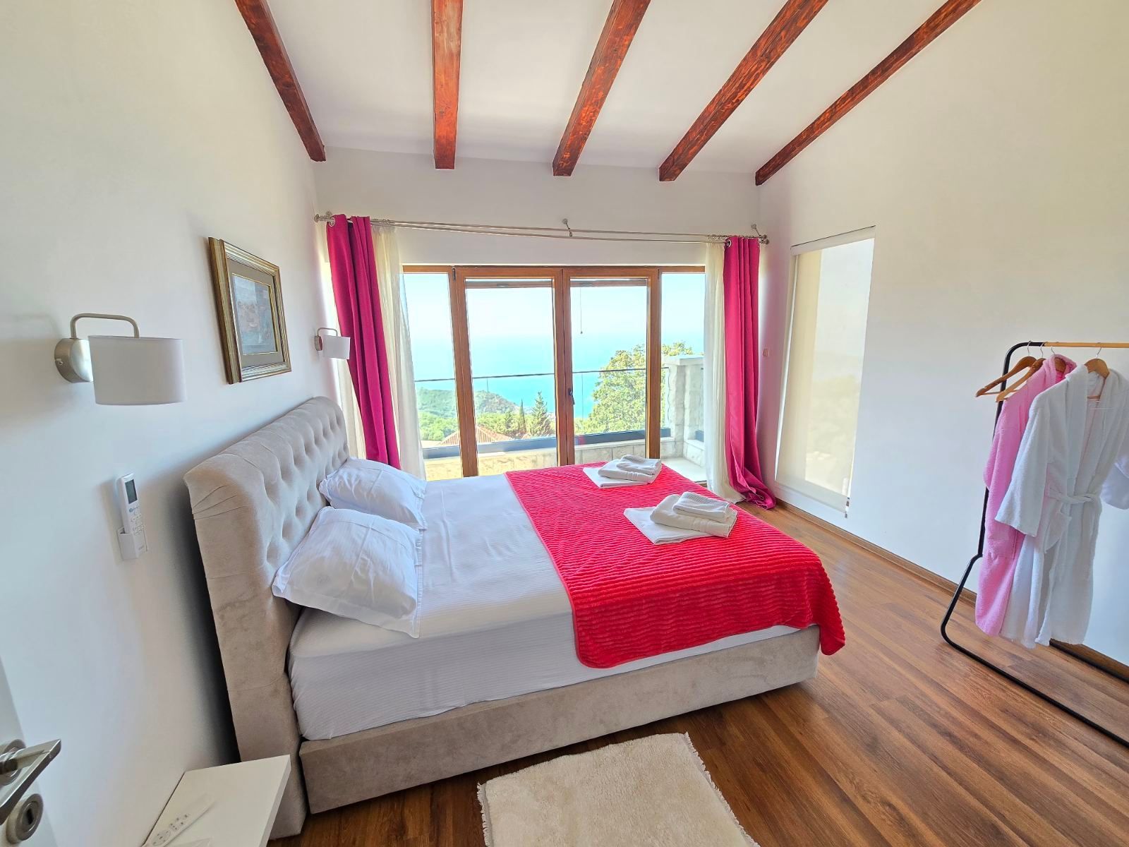 Prodaja – Luksuzna novoizgrađena vila 249 m² + teretana 35 m² sa bazenom i panoramskim pogledom na more – Kuljače, Budva - Amfora Real Estate