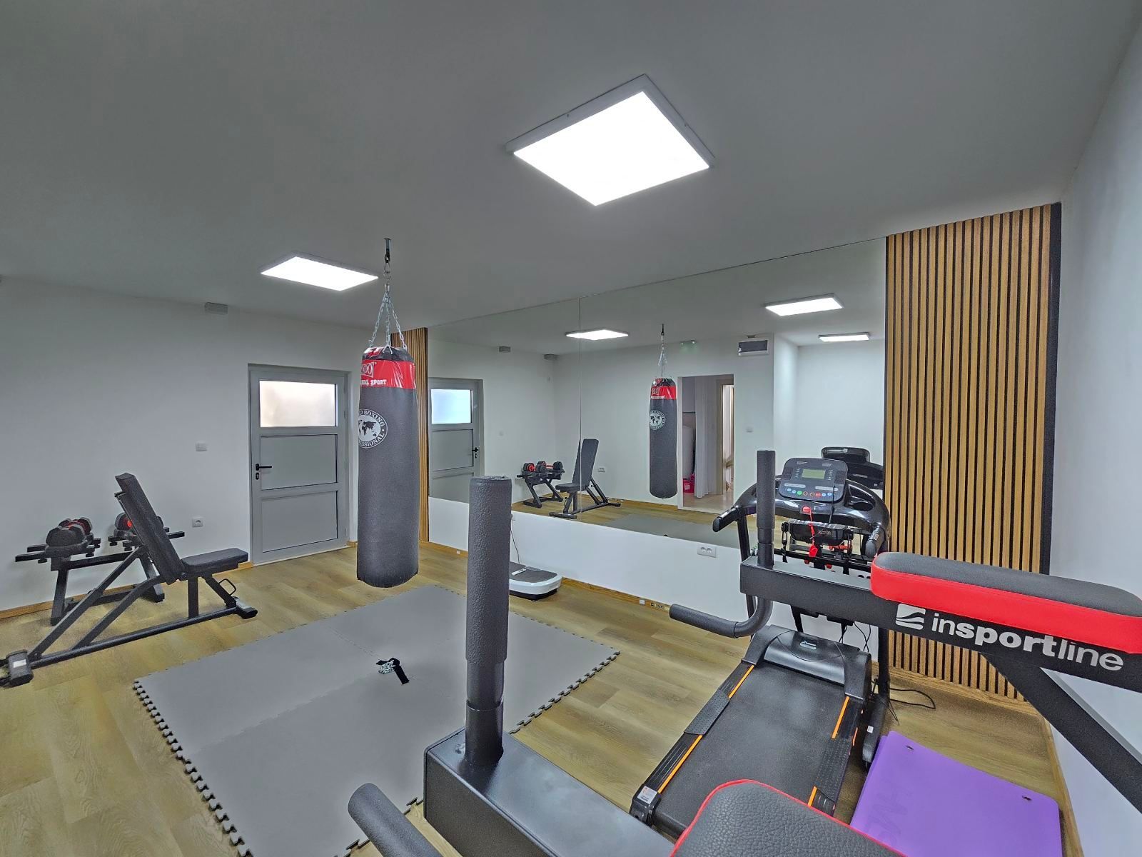 Prodaja – Luksuzna novoizgrađena vila 249 m² + teretana 35 m² sa bazenom i panoramskim pogledom na more – Kuljače, Budva - Amfora Real Estate