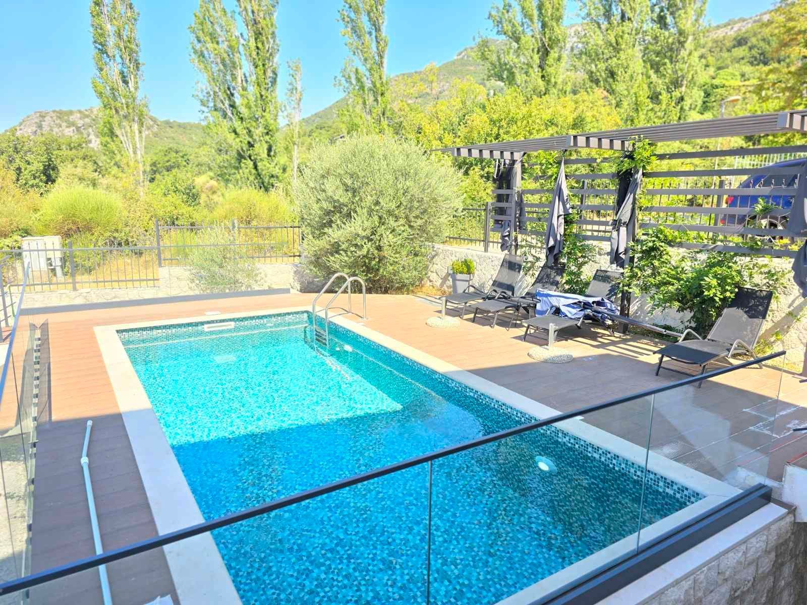 Prodaja – Luksuzna novoizgrađena vila 249 m² sa bazenom i panoramskim pogledom na more – Kuljače, Budva - Amfora Real Estate