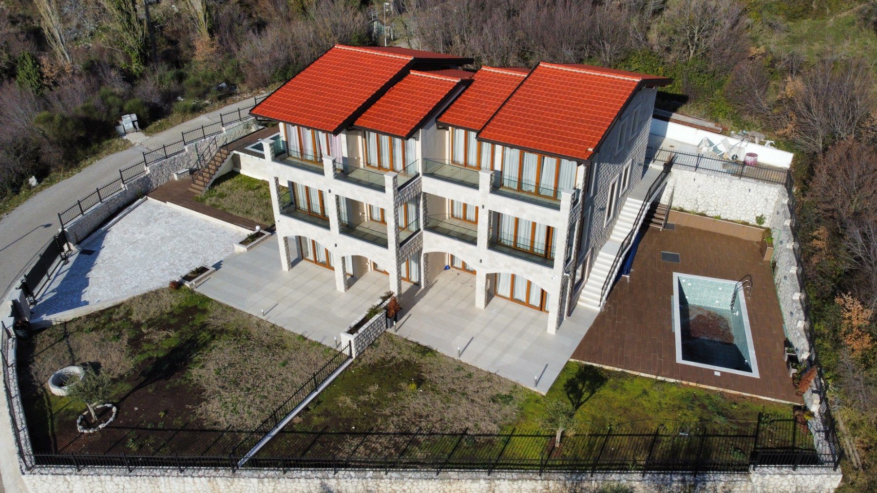Prodaja – Luksuzna novoizgrađena vila 249 m² sa bazenom i panoramskim pogledom na more – Kuljače, Budva - Amfora Real Estate