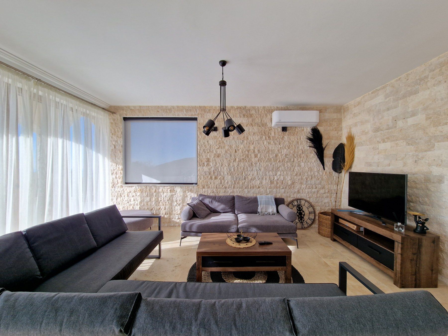 Prodaja – Luksuzna novoizgrađena vila 249 m² sa bazenom i panoramskim pogledom na more – Kuljače, Budva - Amfora Real Estate