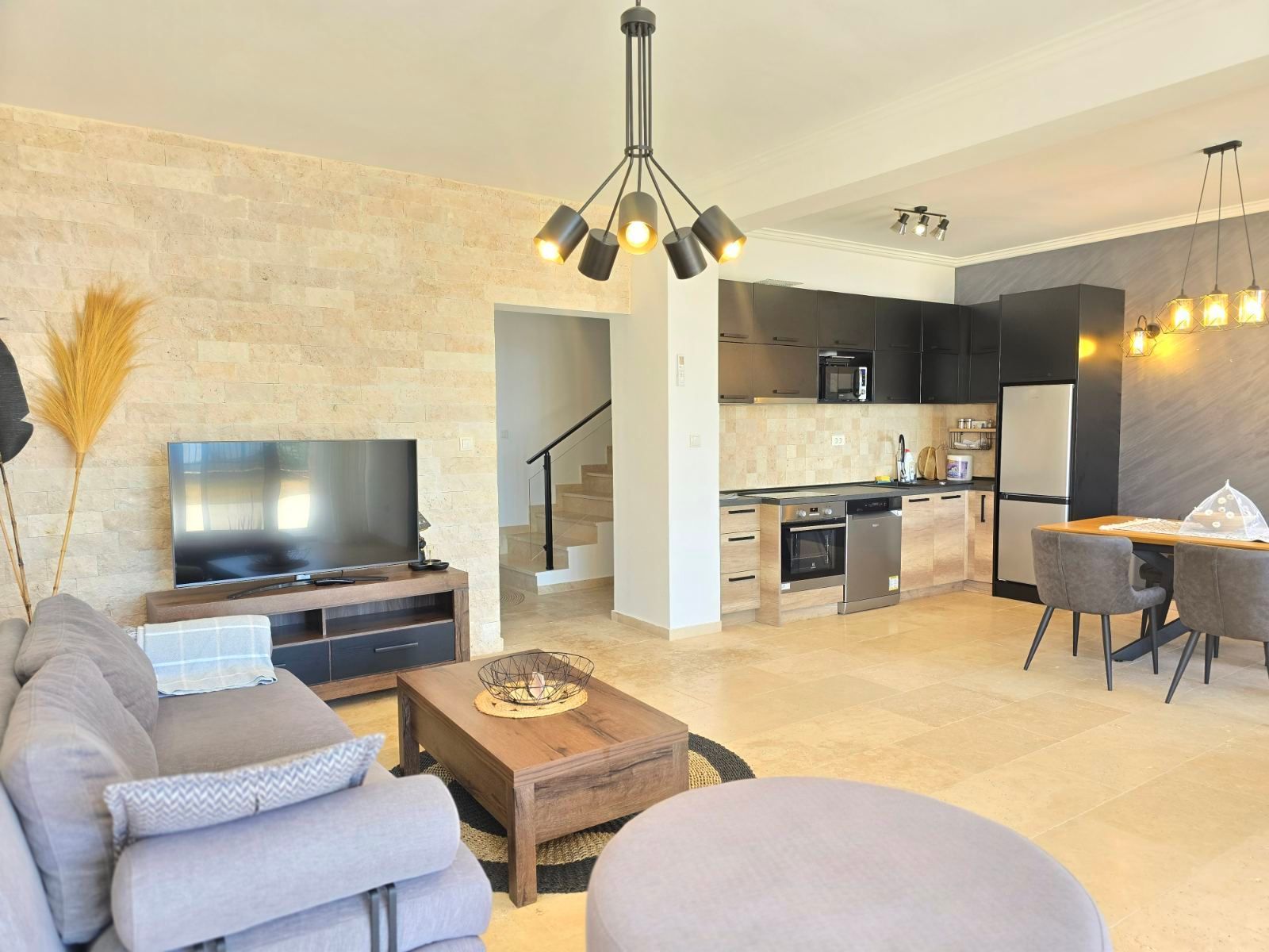 Prodaja – Luksuzna novoizgrađena vila 249 m² sa bazenom i panoramskim pogledom na more – Kuljače, Budva - Amfora Real Estate