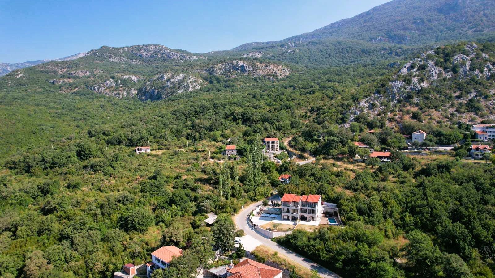 Prodaja – Luksuzna novoizgrađena vila 249 m² sa bazenom i panoramskim pogledom na more – Kuljače, Budva - Amfora Real Estate