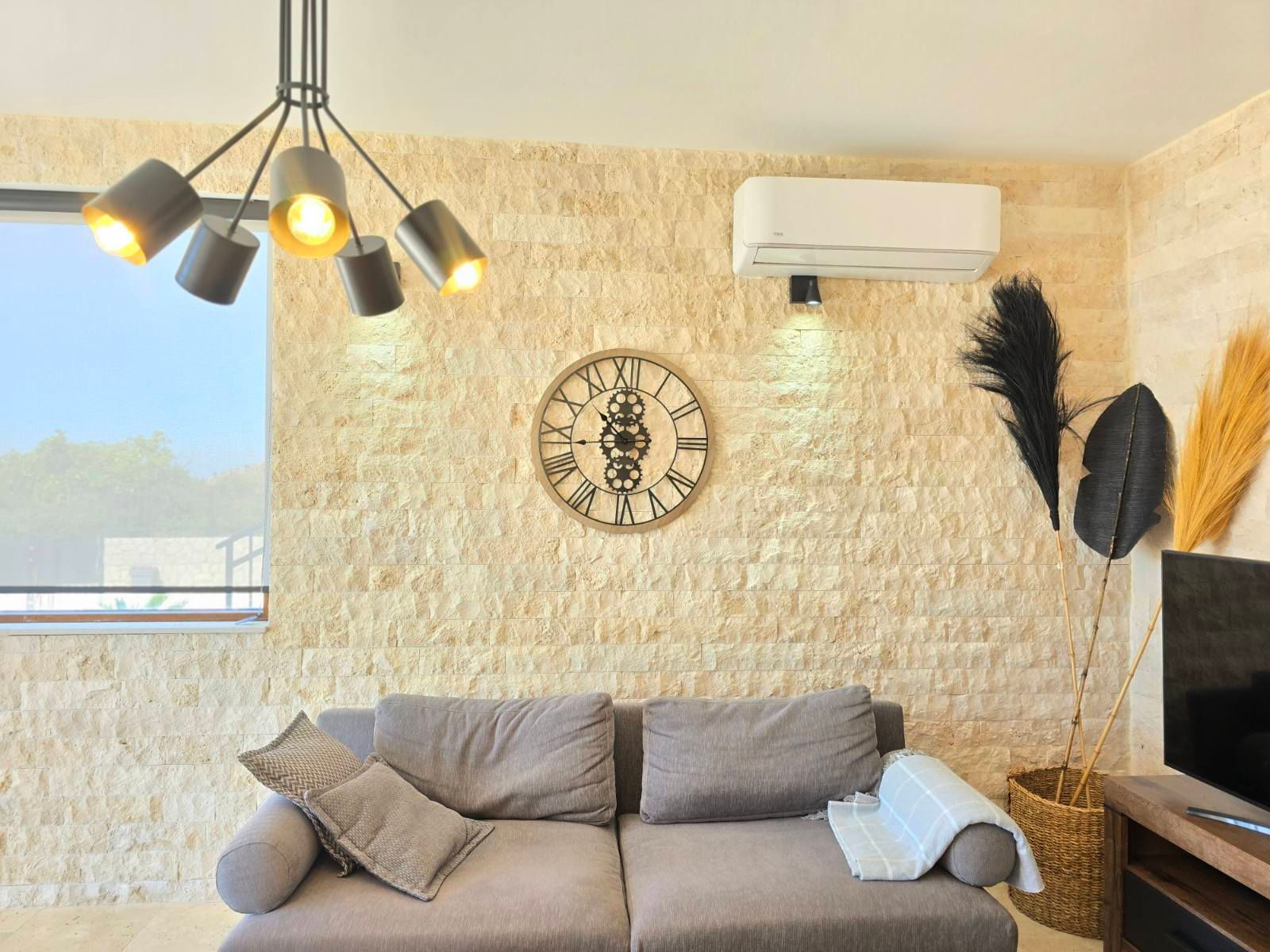 Prodaja – Luksuzna novoizgrađena vila 249 m² sa bazenom i panoramskim pogledom na more – Kuljače, Budva - Amfora Real Estate