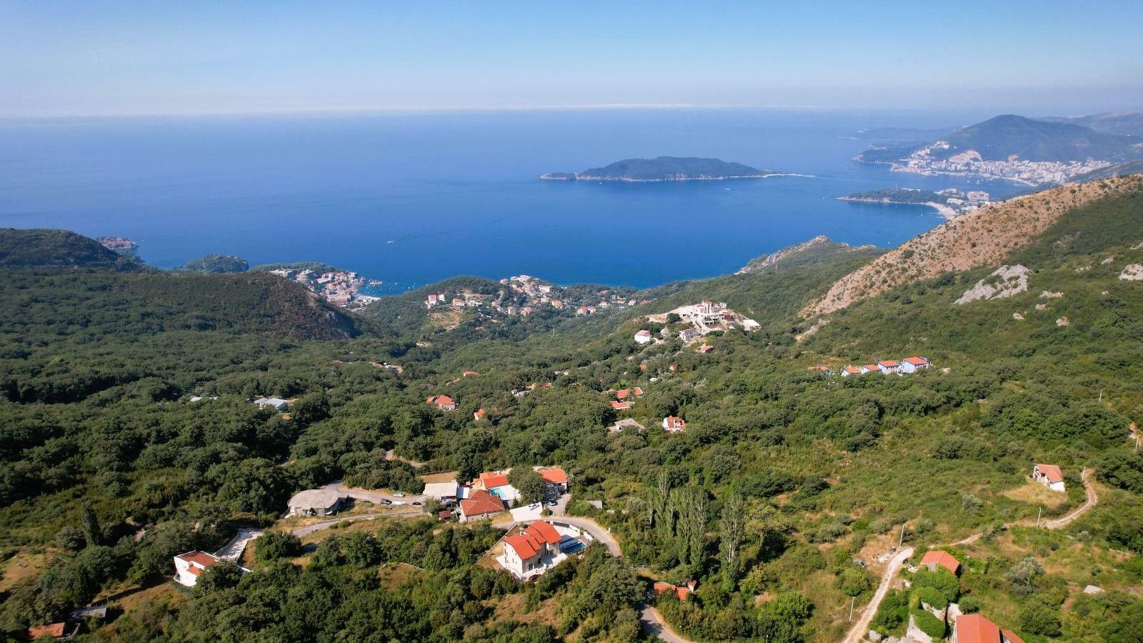 Prodaja – Luksuzna novoizgrađena vila 249 m² sa bazenom i panoramskim pogledom na more – Kuljače, Budva - Amfora Real Estate
