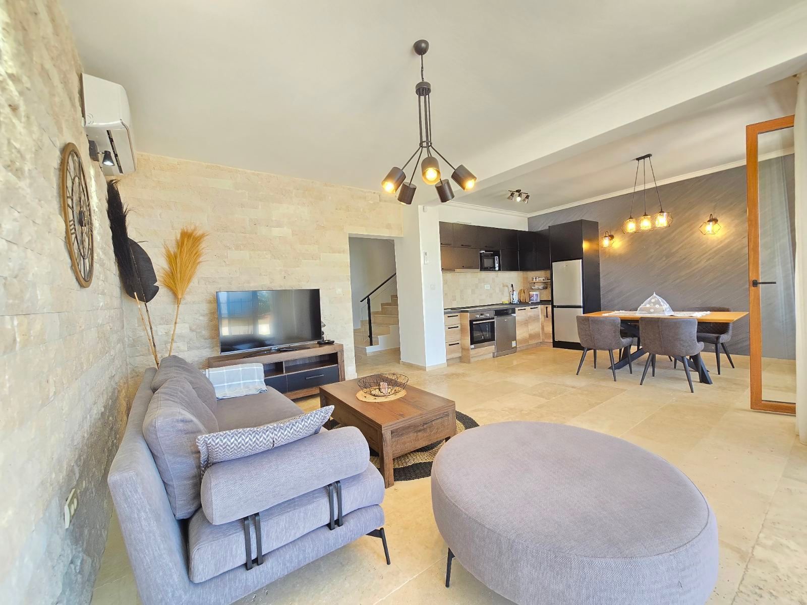 Prodaja – Luksuzna novoizgrađena vila 249 m² sa bazenom i panoramskim pogledom na more – Kuljače, Budva - Amfora Real Estate