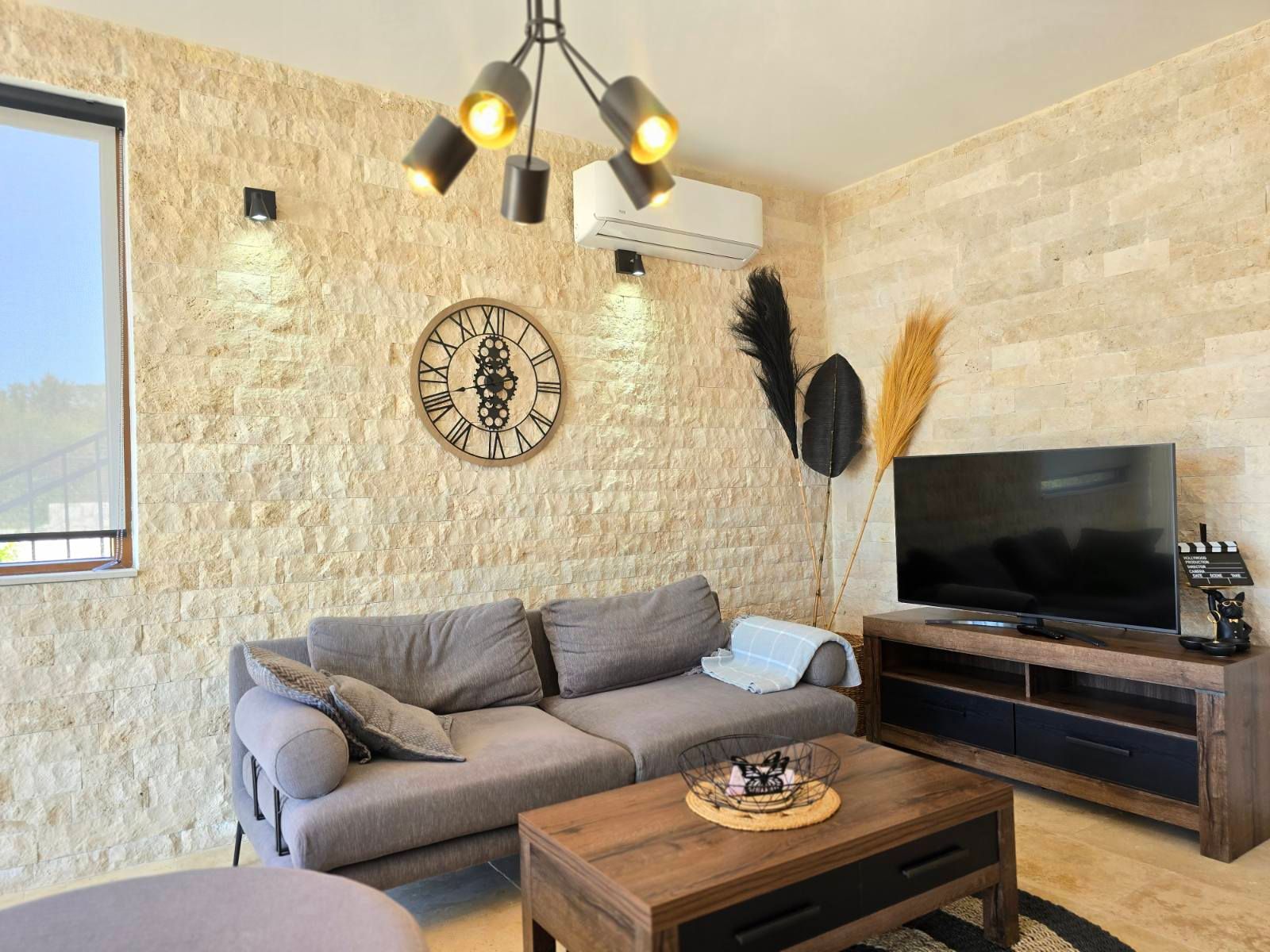 Prodaja – Luksuzna novoizgrađena vila 249 m² sa bazenom i panoramskim pogledom na more – Kuljače, Budva - Amfora Real Estate