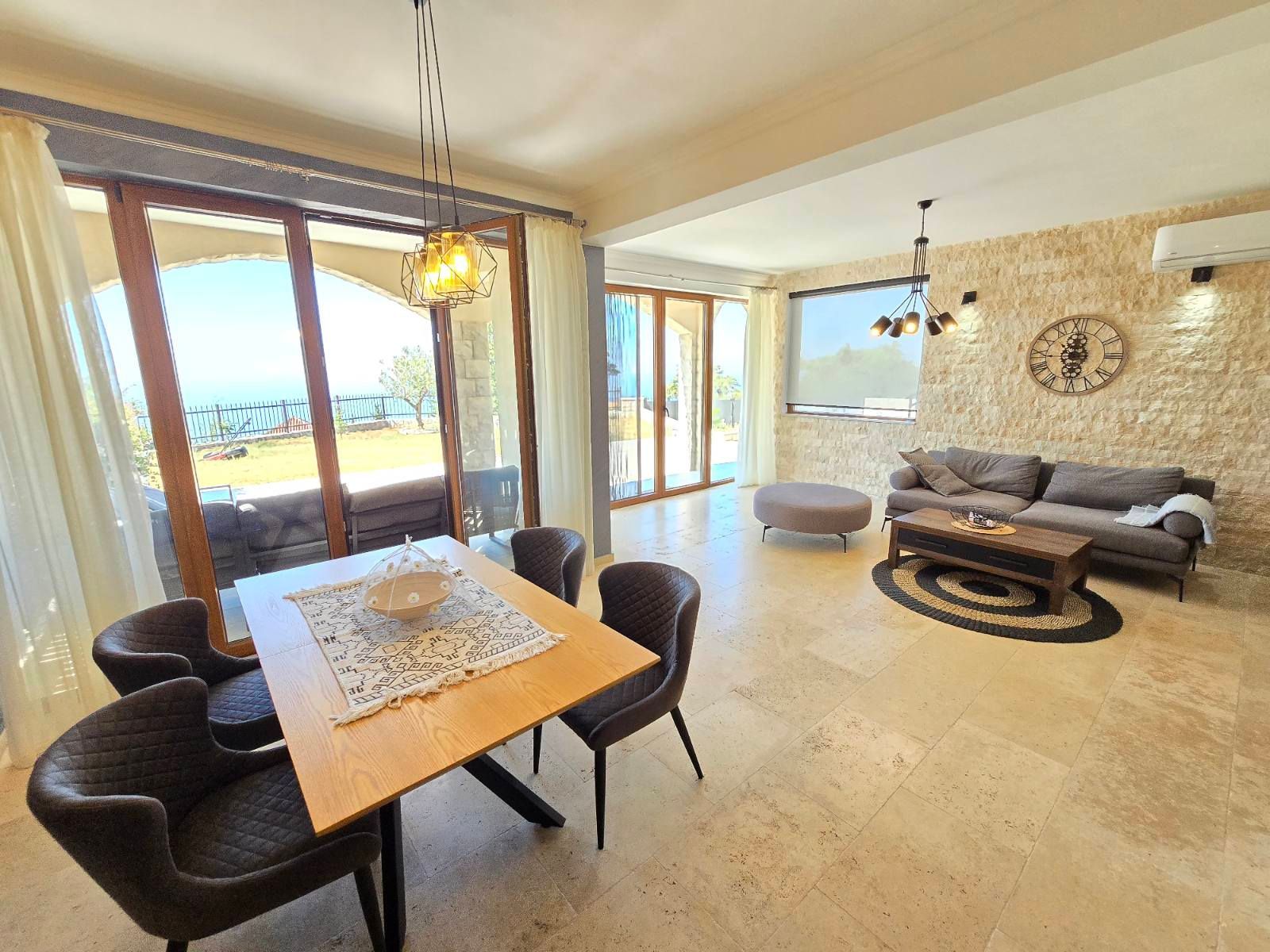 Prodaja – Luksuzna novoizgrađena vila 249 m² sa bazenom i panoramskim pogledom na more – Kuljače, Budva - Amfora Real Estate