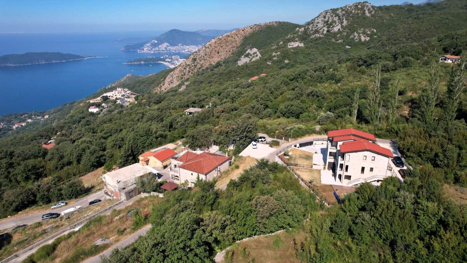Prodaja – Luksuzna novoizgrađena vila 249 m² sa bazenom i panoramskim pogledom na more – Kuljače, Budva - Amfora Real Estate