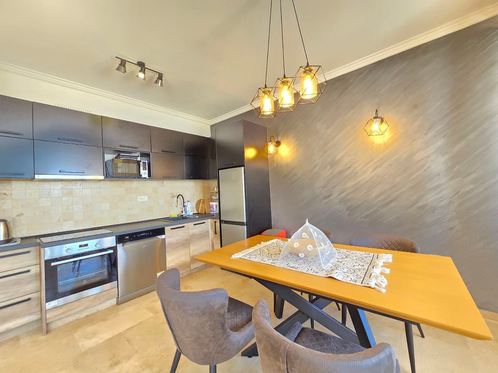 Prodaja – Luksuzna novoizgrađena vila 249 m² sa bazenom i panoramskim pogledom na more – Kuljače, Budva - Amfora Real Estate