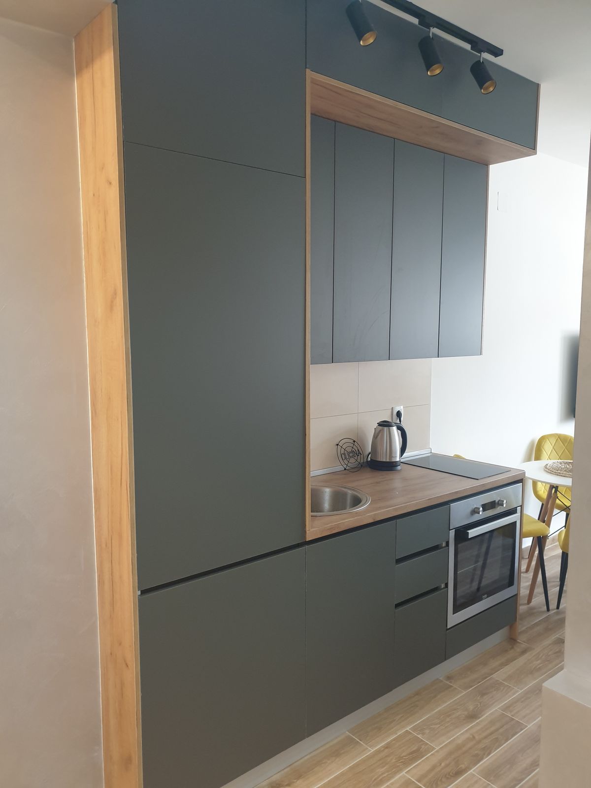 Izdavanje jednosobnog stana 28m2 na atraktivnoj lokaciji u Budvi (Na duzi period) - Amfora Real Estate