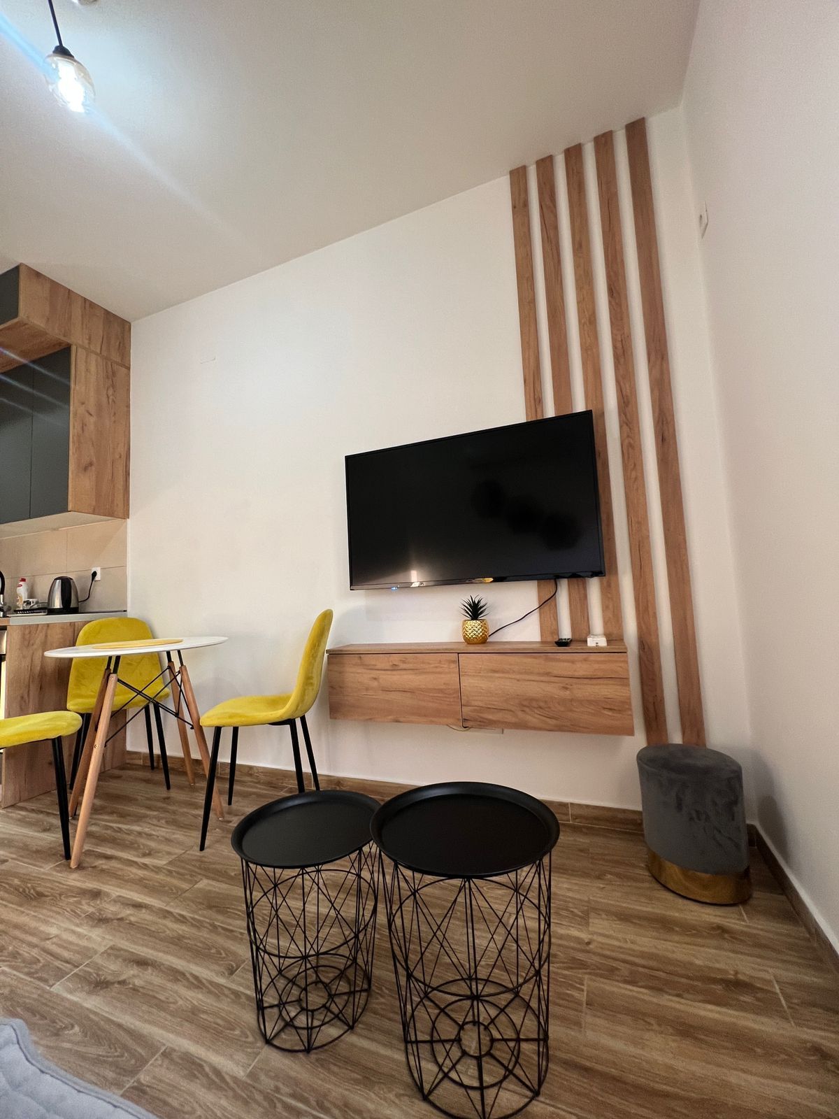 Izdavanje jednosobnog stana 28m2 na atraktivnoj lokaciji u Budvi (Na duzi period) - Amfora Real Estate