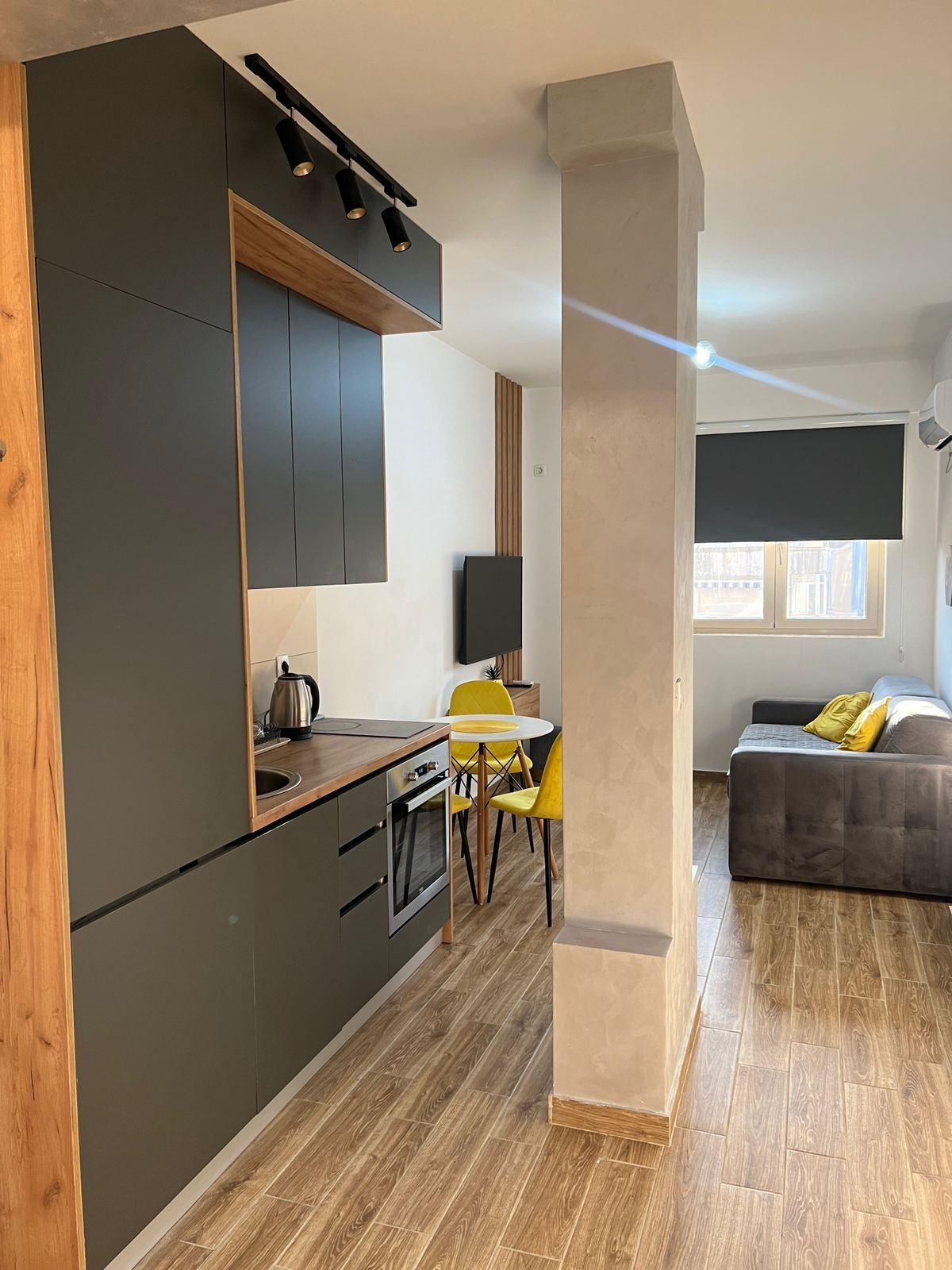 Izdavanje jednosobnog stana 28m2 na atraktivnoj lokaciji u Budvi (Na duzi period) - Amfora Real Estate