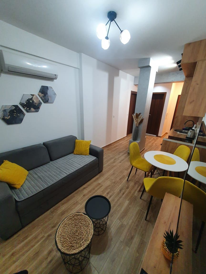 Izdavanje jednosobnog stana 28m2 na atraktivnoj lokaciji u Budvi (Na duzi period) - Amfora Real Estate