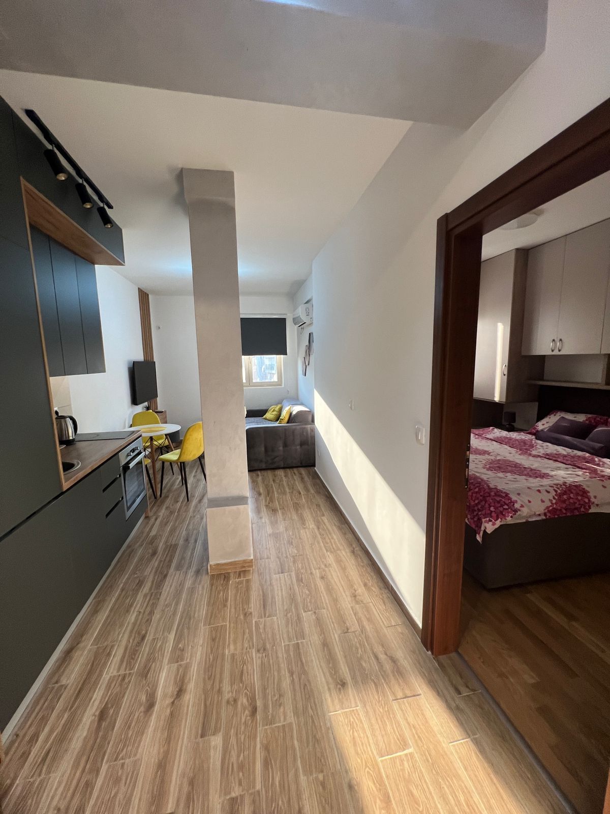 Izdavanje jednosobnog stana 28m2 na atraktivnoj lokaciji u Budvi (Na duzi period) - Amfora Real Estate