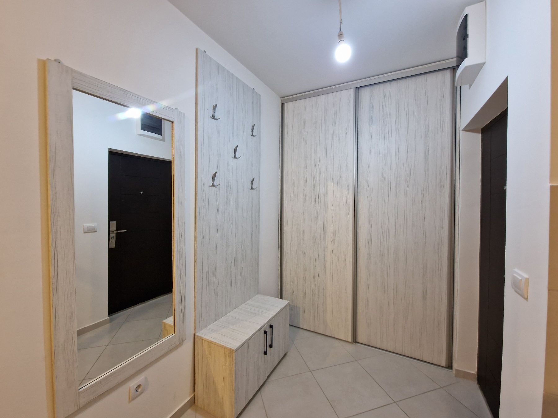 Prodaja jednosobnog stana 49 m² sa prostranom terasom i parking mestom – Bečići - Amfora Real Estate