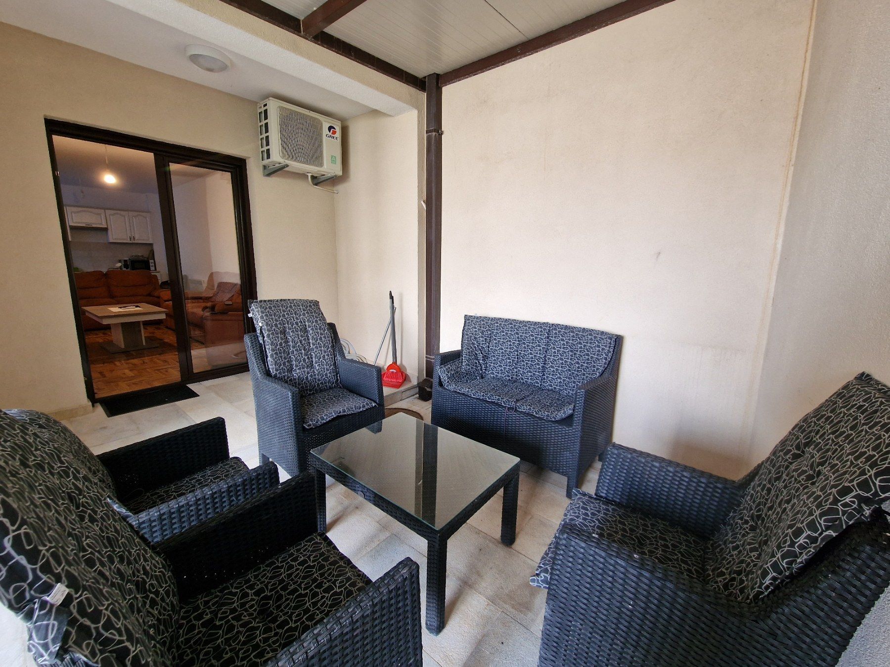 Prodaja jednosobnog stana 49 m² sa prostranom terasom i parking mestom – Bečići - Amfora Real Estate