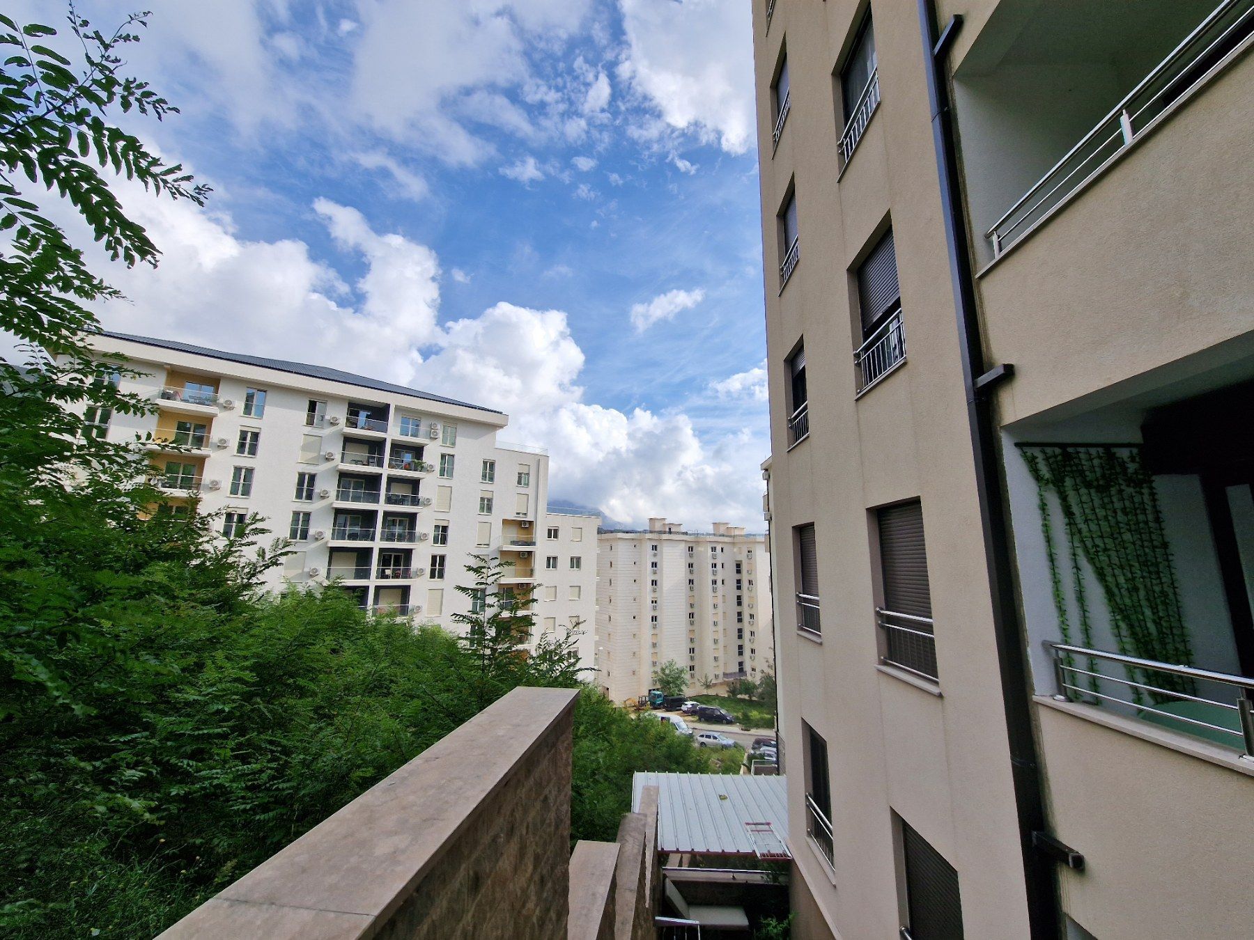 Prodaja jednosobnog stana 49 m² sa prostranom terasom i parking mestom – Bečići - Amfora Real Estate