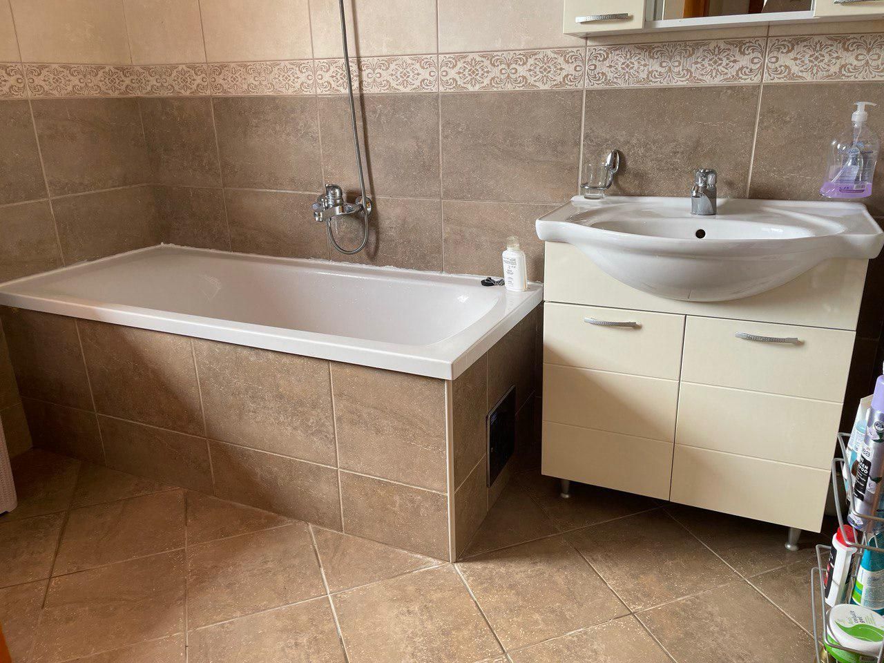 Izdavanje jednosobnog stana 84 m² sa direktnim pogledom na more i parking mestom – Bonići, Tivat  (na duzi period) - Amfora Real Estate