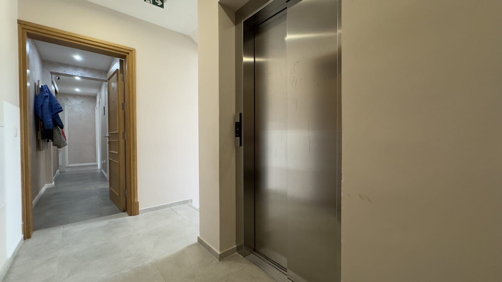 Na prodaju luksuzno opremljen trosoban stan 76 m² sa garažom – Kava, Tivat - Amfora Real Estate