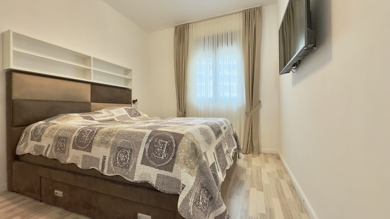 Na prodaju luksuzno opremljen trosoban stan 76 m² sa garažom – Kava, Tivat - Amfora Real Estate