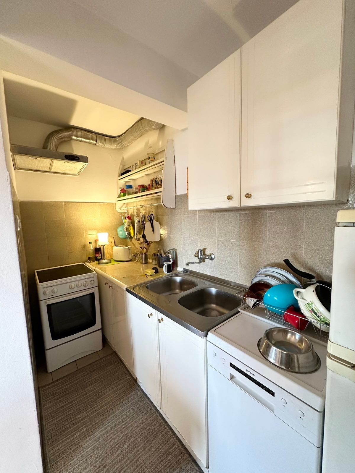 Prodaja jednosobnog stana 45 m² sa terasom i delimičnim pogledom na more – Centar Budve - Amfora Real Estate