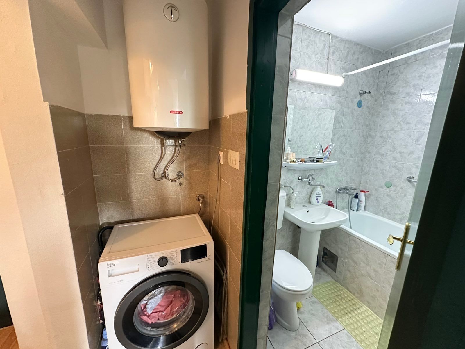 Prodaja jednosobnog stana 45 m² sa terasom i delimičnim pogledom na more – Centar Budve - Amfora Real Estate