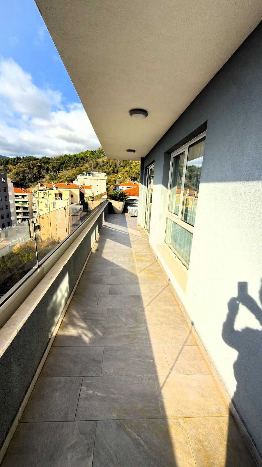 Luksuzan penhouse sa velikom krovnom terasom, garažnim mestom i ostavom, Bečići, Budva - Amfora Real Estate